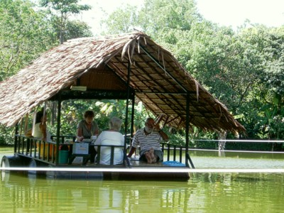 floating restaurant