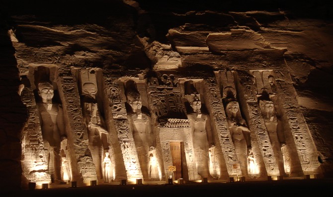 Abu Simbel, kleiner Tempel der Hathor Ibschek
