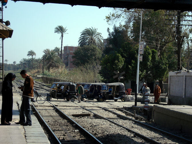 Bahnübergang in Balyana