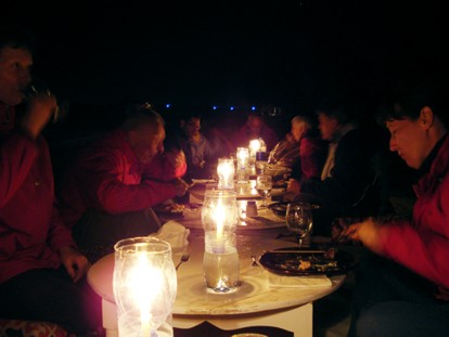 Die Grillparty Abendessen am Strand