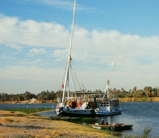 Dahabeya am Ufer