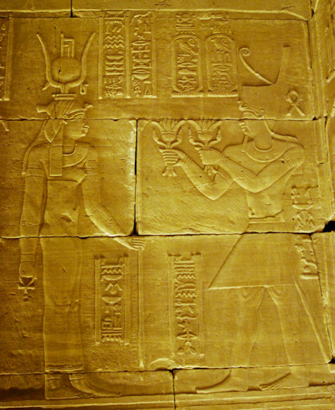 Isis von Philae in Kalabscha Opfer an Isis