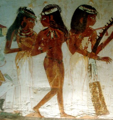 Drei Musikerinnen auf dem Begräbnis des Nacht