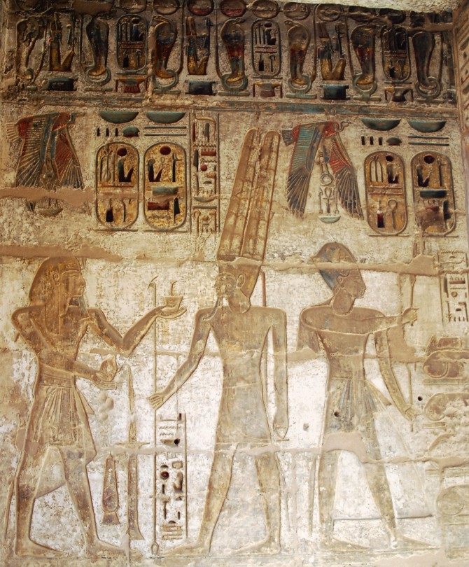 Ramses III. opfert Amun