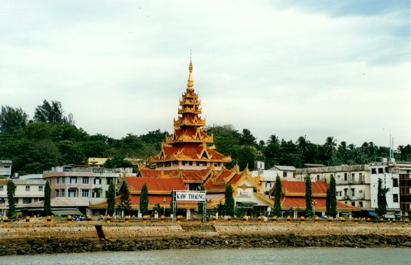 Kawthaung harbourside