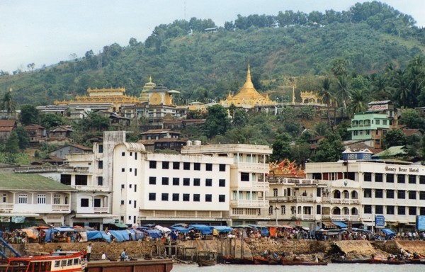 Kawthaung harbourside