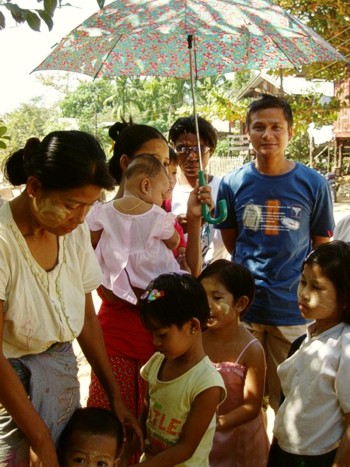 Ye and kids in the monastry